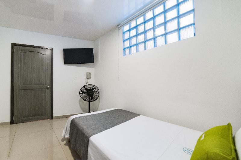 Ayenda 1121 Exito Hotel Pereira Buitenkant foto